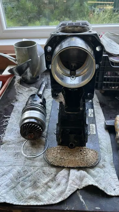 Servis lodních motorů – fotografie 29